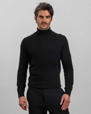 Suéter Ligero de Punto con Cuello Alto - Negro