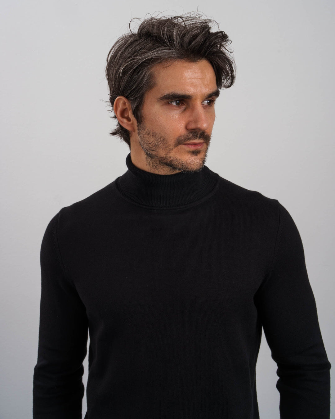 Suéter Ligero de Punto con Cuello Alto - Negro
