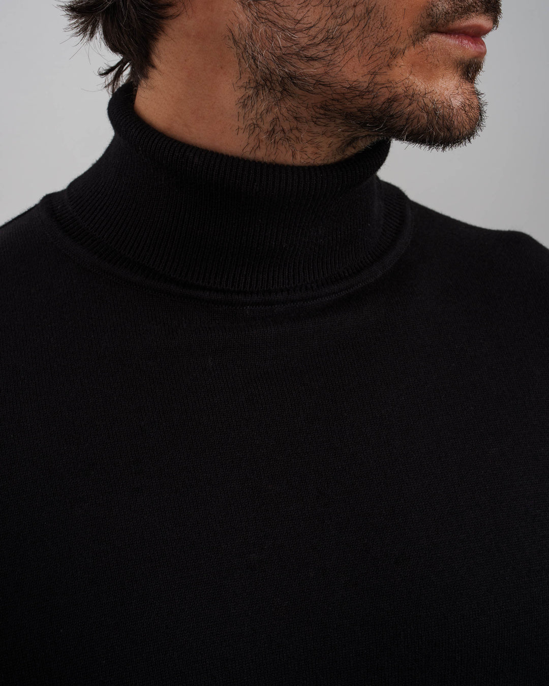 Suéter Ligero de Punto con Cuello Alto - Negro