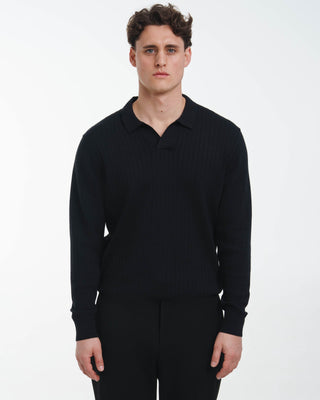 Camiseta de Punto con Cuello Ancho (Negro)