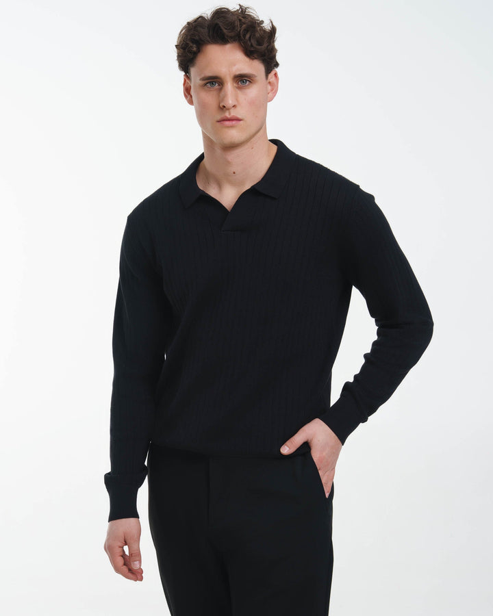 Camiseta de Punto con Cuello Ancho (Negro)