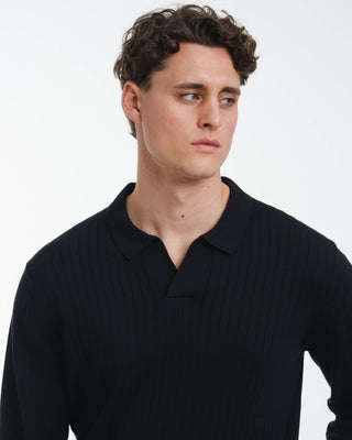 Camiseta de Punto con Cuello Ancho (Negro)