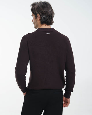 Polo de Punto con Tapeta Discreta (Marrón Oscuro)