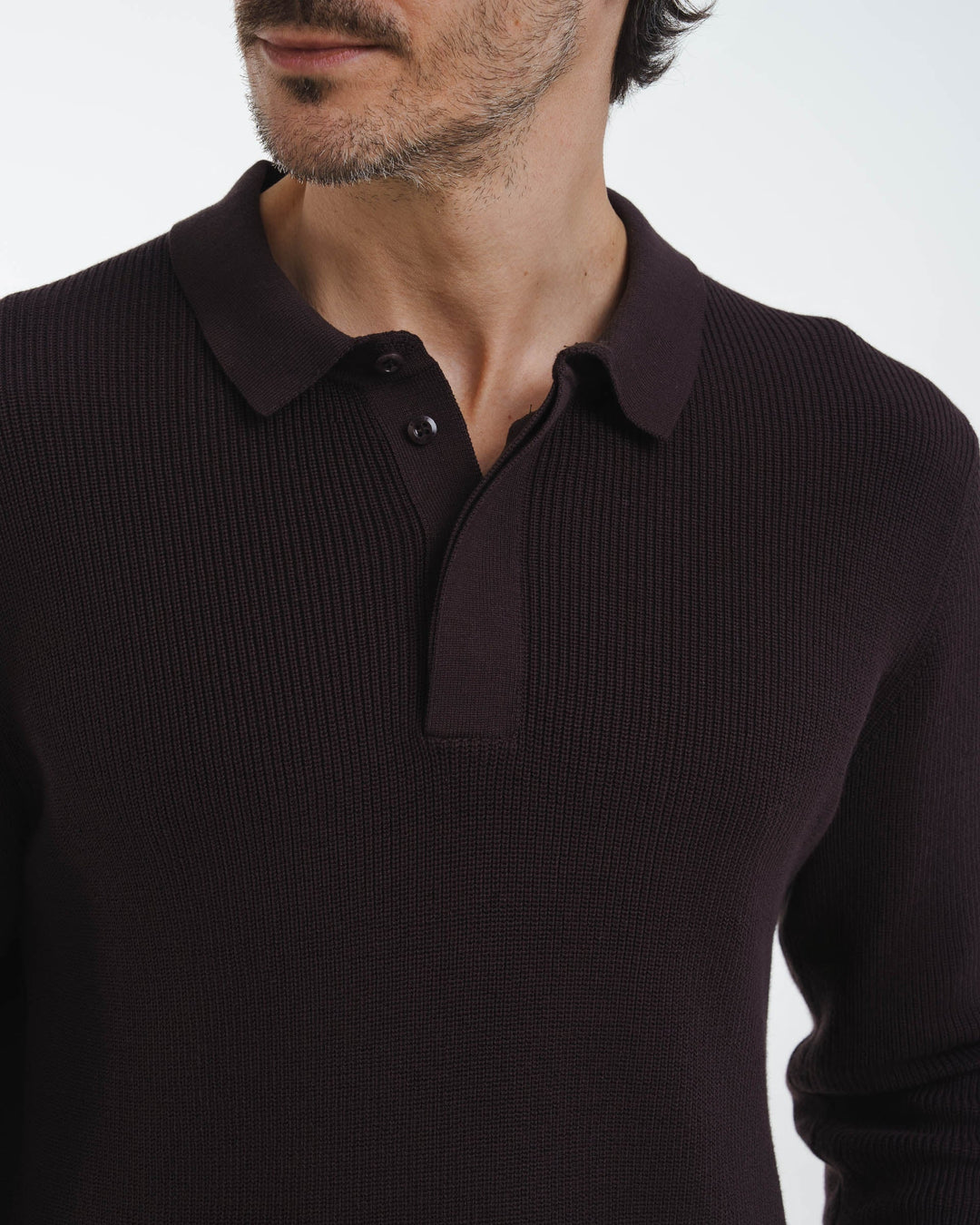 Polo de Punto con Tapeta Discreta (Marrón Oscuro)