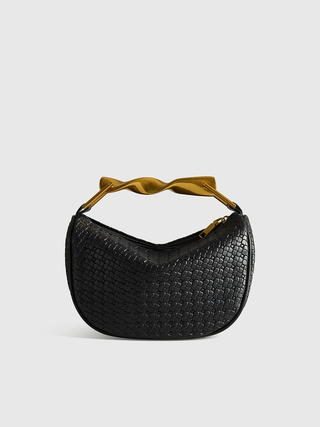Auryn | Bolso de piel texturizada con detalle de cadena