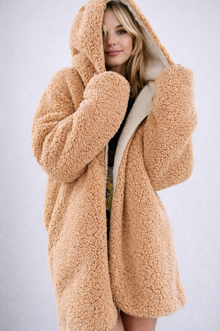 Verónica | Atractiva chaqueta teddy con capucha