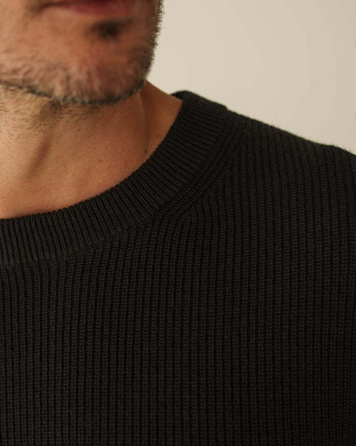 Suéter de Punto con Diseño Acanalado en Color Negro