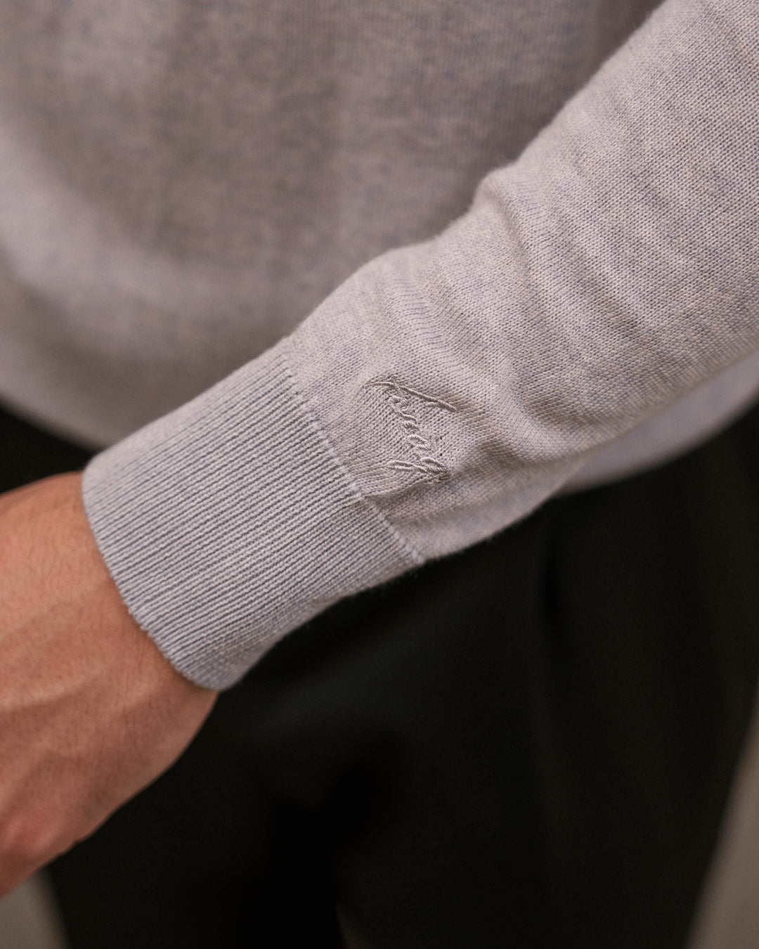 Suéter de Merino con Cuello Redondo en Gris Claro