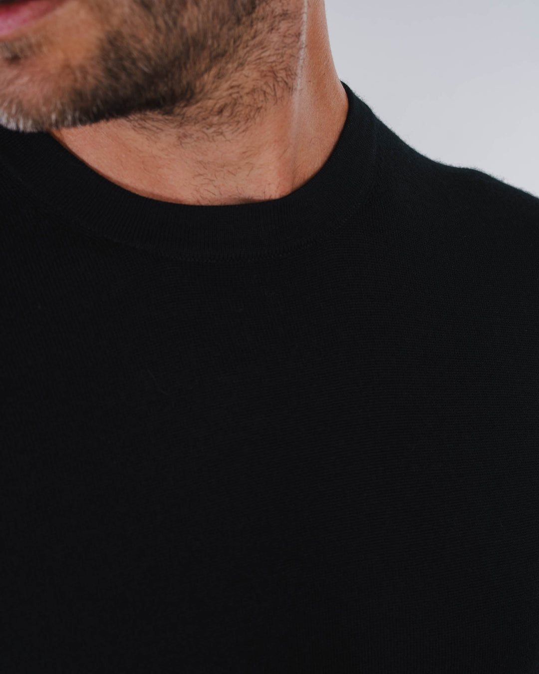 Cuello Redondo de Merino en Color Negro