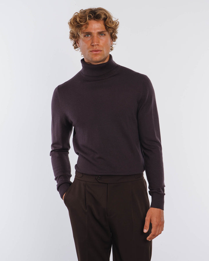 Suéter de Cuello Alto de Merino en Marrón Oscuro