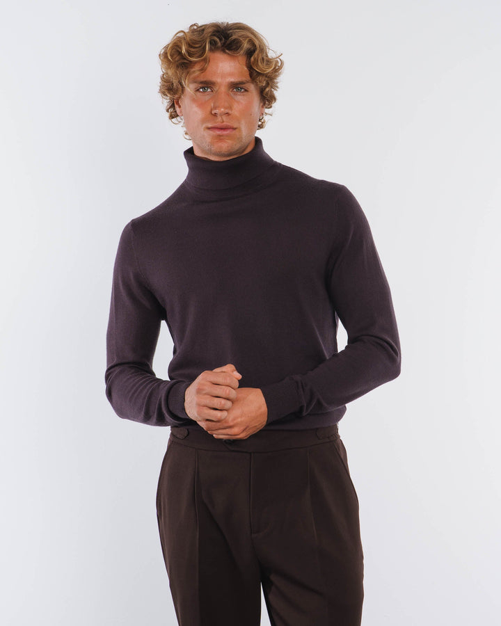 Suéter de Cuello Alto de Merino en Marrón Oscuro