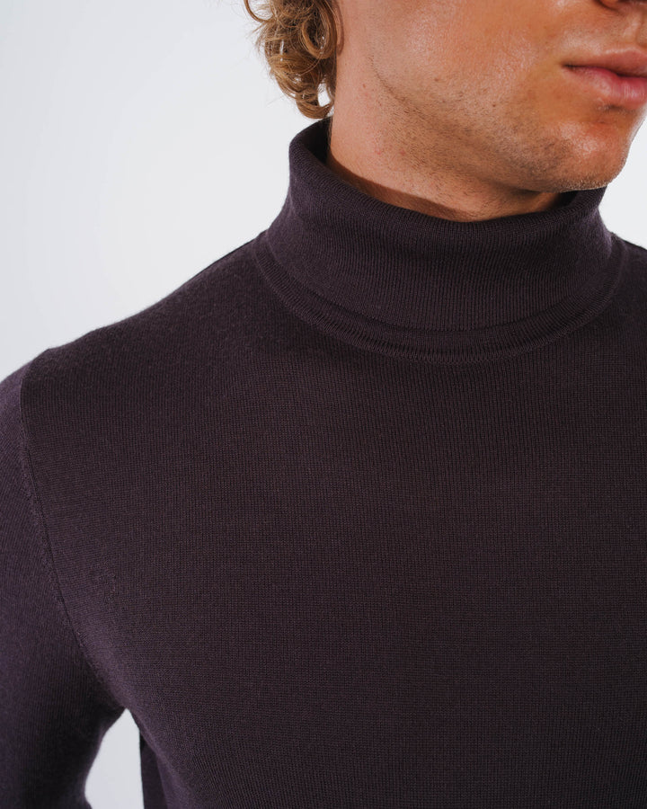 Suéter de Cuello Alto de Merino en Marrón Oscuro