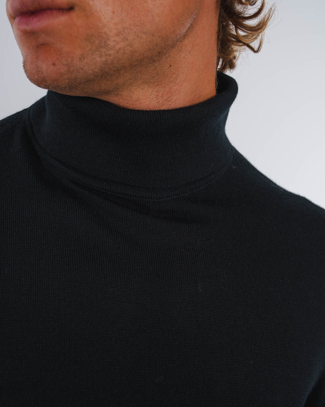 Suéter de Cuello Alto de Merino (Negro)